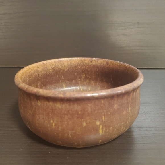 Vintage POTTERY Bowl Stoneware Round Brown Serving Bowl Signed. - Picture 3 of 11